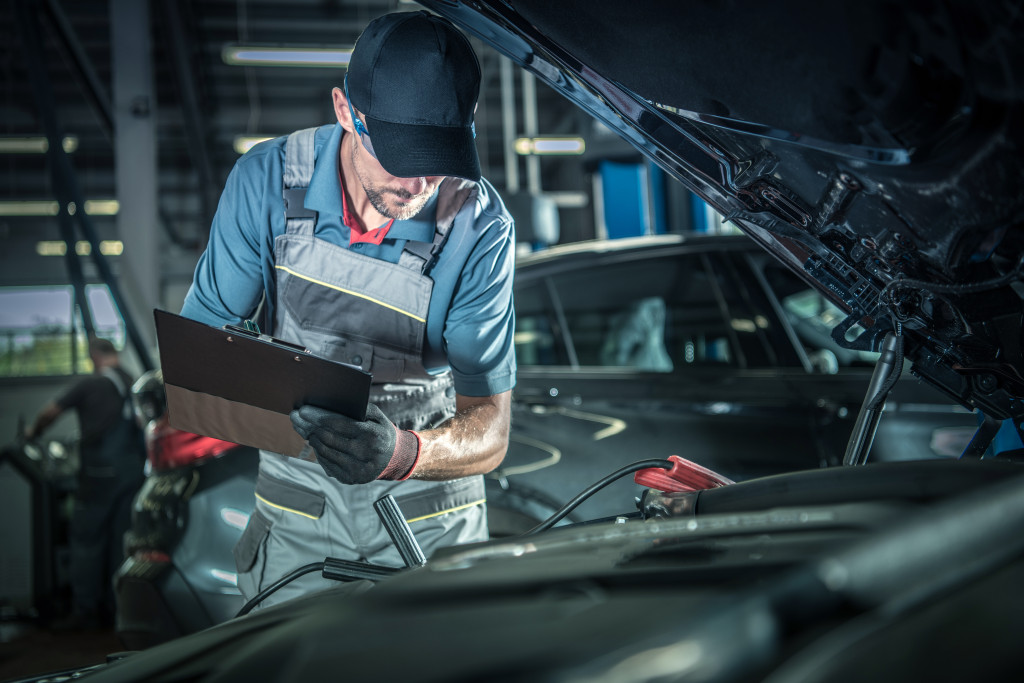 mechanic in auto repair shop